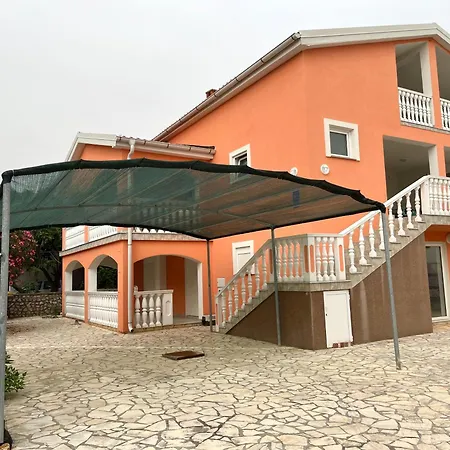 Martino Residences Apartment Vir