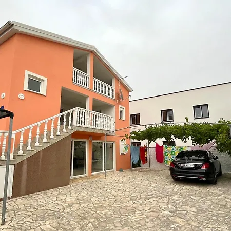 Martino Residences Apartment Vir