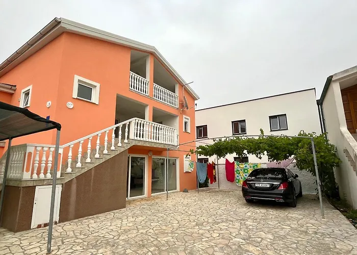 Martino Residences Apartment Vir